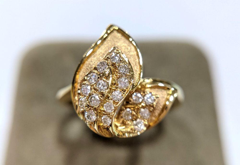 鑽石戒指 $9800 (2015)