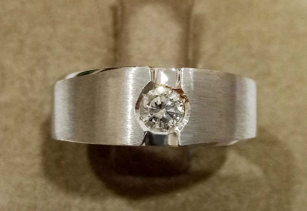 鑽石戒指 $8800 (1800)